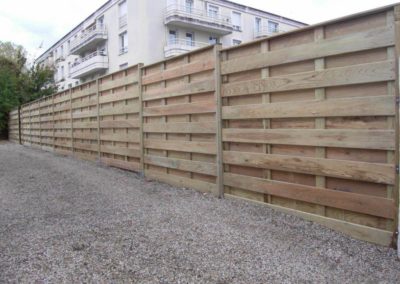 Clôture bois sur mesure par panneaux sans poteaux