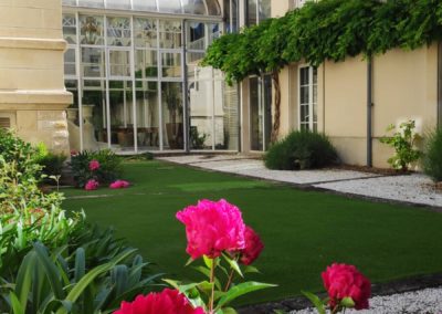 entretien jardin roseraie du Château Grand Barrail.