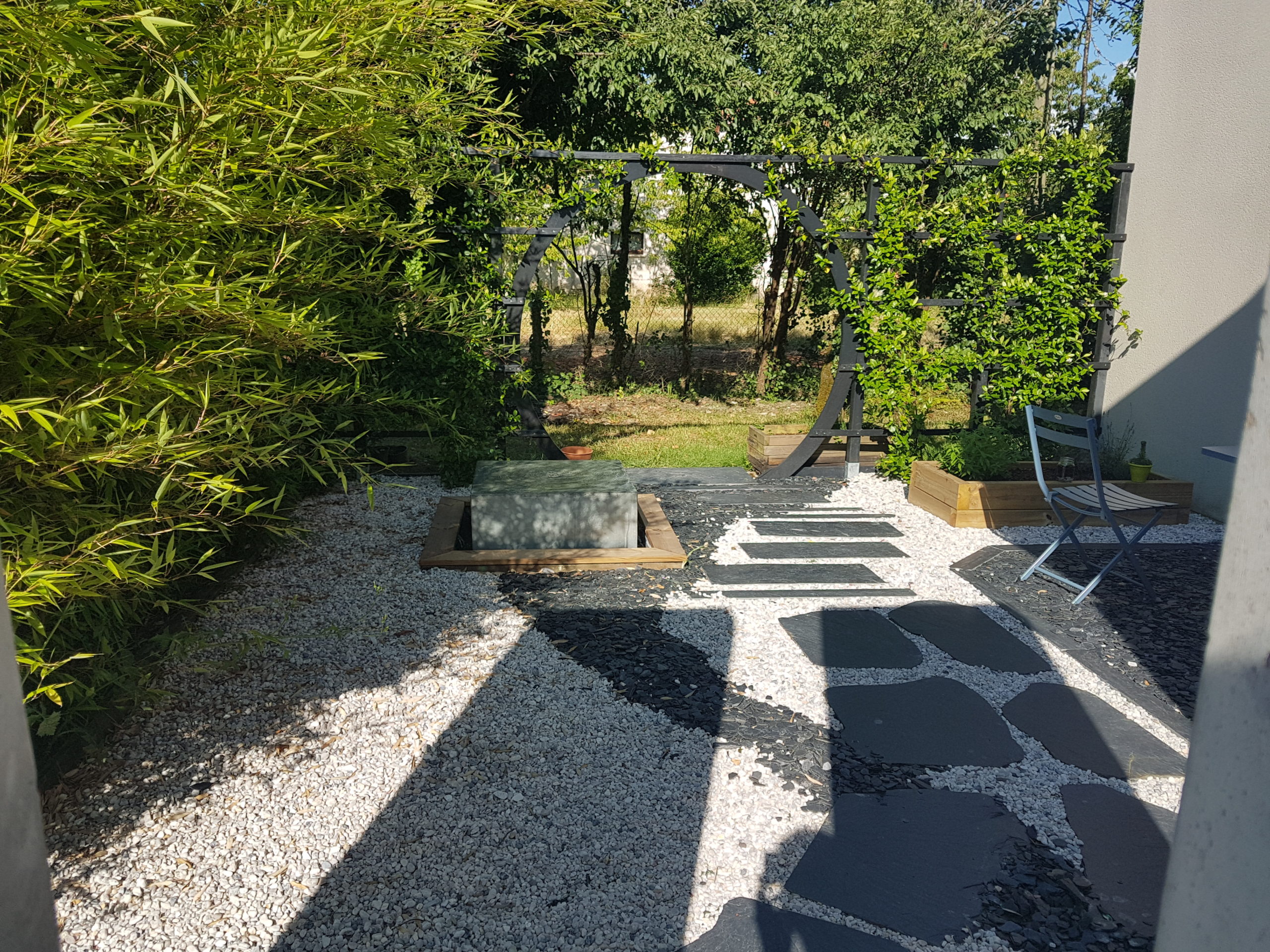 Fontaine en zinc sur mesure pour un patio Japonais