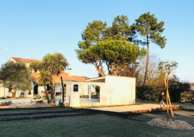 Le terrain de pétanque est prêt à être utilisé!