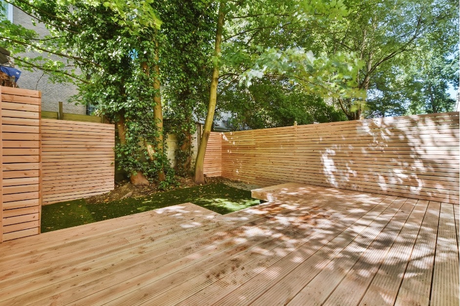 terrasse en bois bordeaux